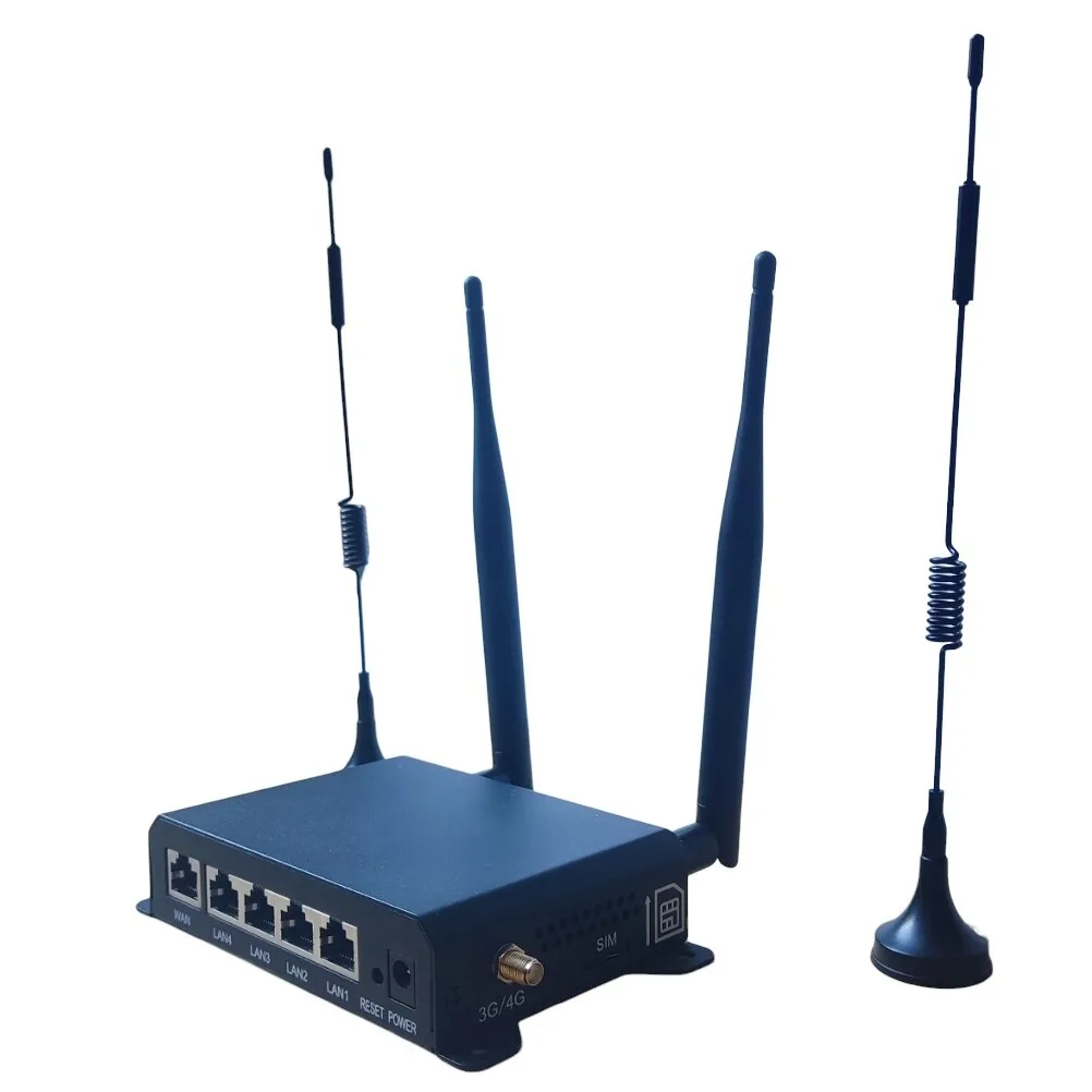 4G LTE ipari router mágneses antennákkal, ferde nézetből