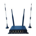 4G LTE ipari router négy antennával és LAN-portokkal az RTK-korrekcióhoz a traktorban