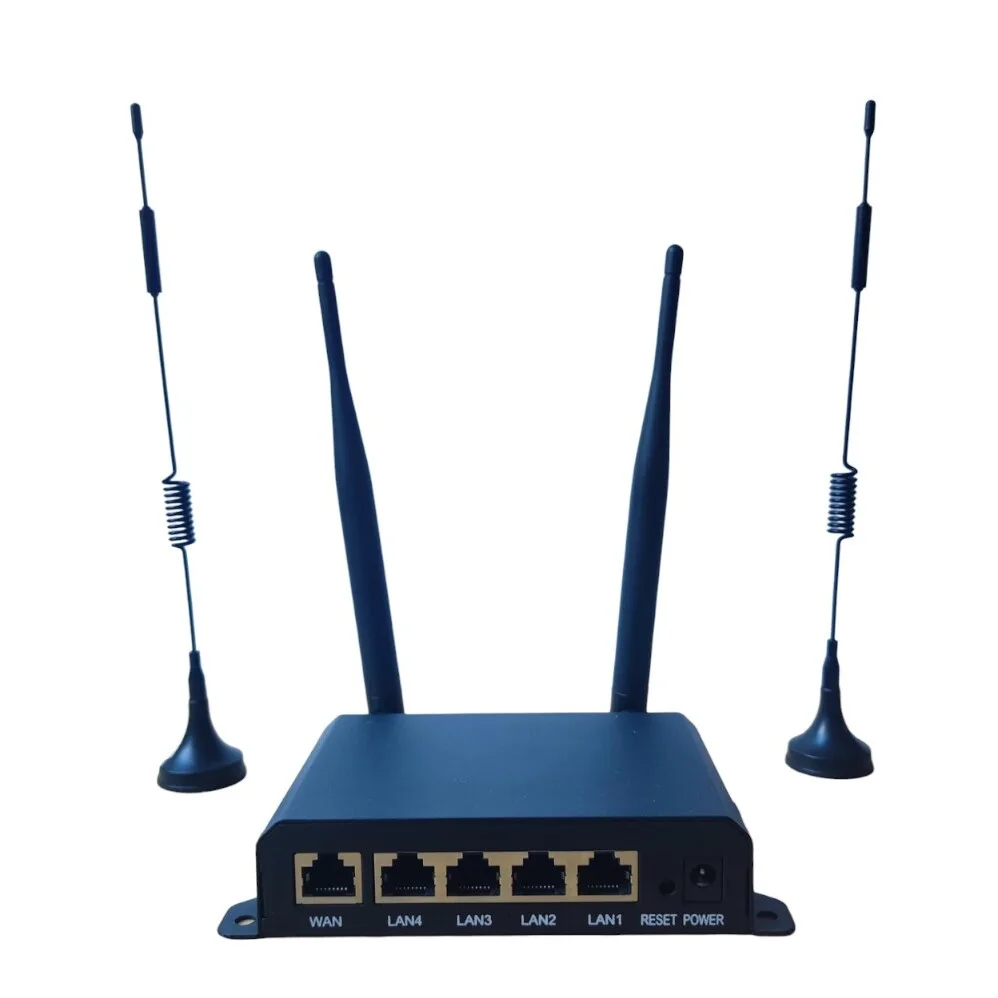 4G LTE ipari router négy antennával és LAN-portokkal az RTK-korrekcióhoz a traktorban