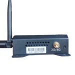 A 4G ipari router oldala a 3G/4G antennacsatlakozóval