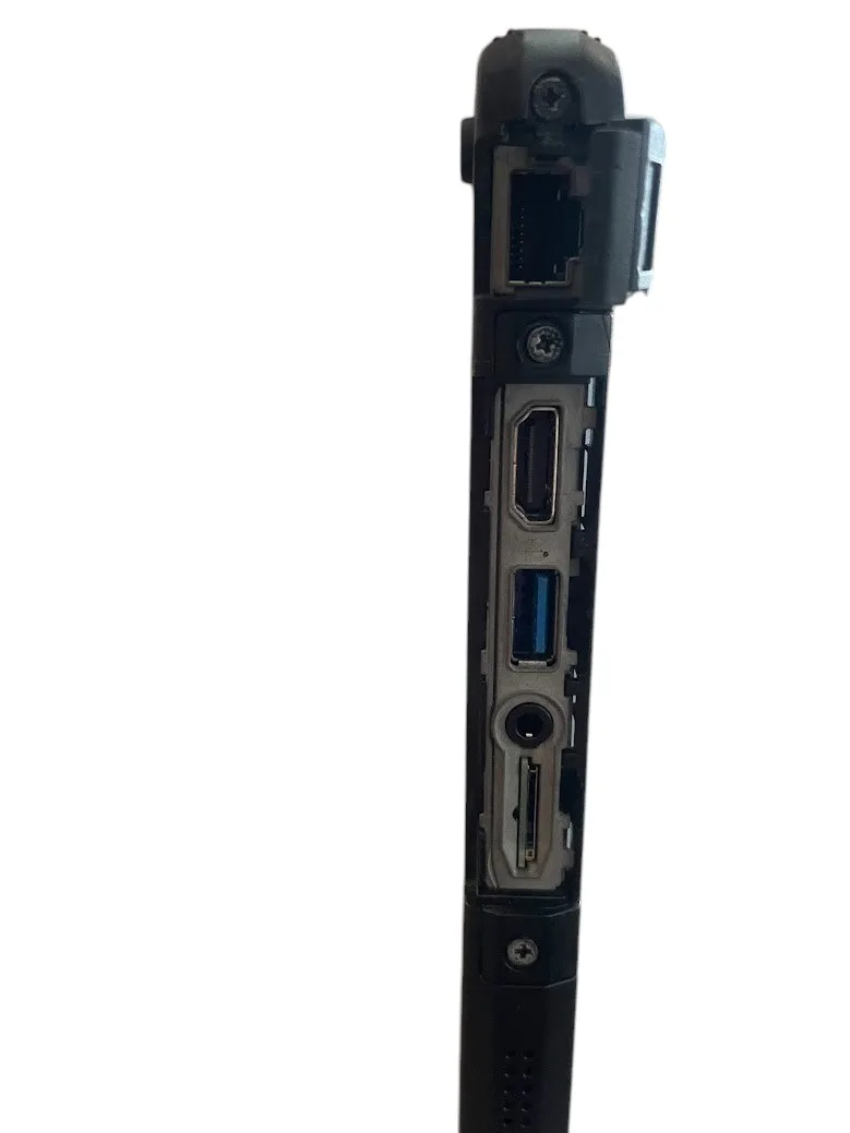 A Panasonic Toughbook CF-20 oldalsó csatlakozói: beépített LAN, USB és HDMI